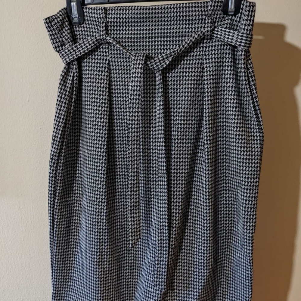 Max Edition Black and White Houndstooth Skirt